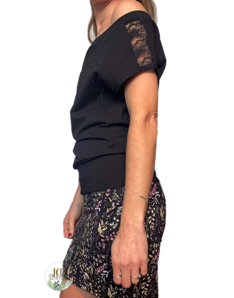 Chandail col bateau noir et dentelle